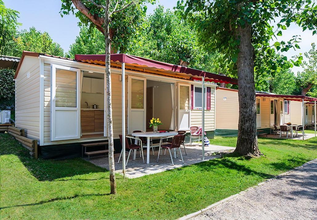 Готель Eurocampingpacengo Лацизе Екстер'єр фото
